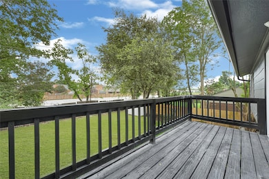 15231 Silverman St, Webster, TX 77598 - photo 6