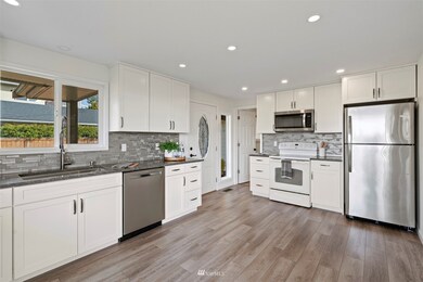 1039 Edmonds St, Edmonds, WA 98020 - photo 6