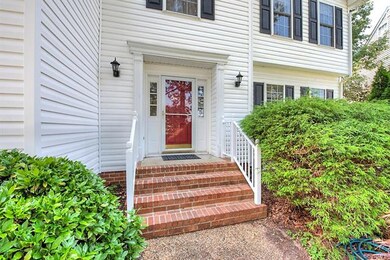 10404 Scenic Place.....move in ready!