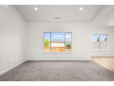 673 Boulder Loop, Creswell, OR 97426 - photo 6