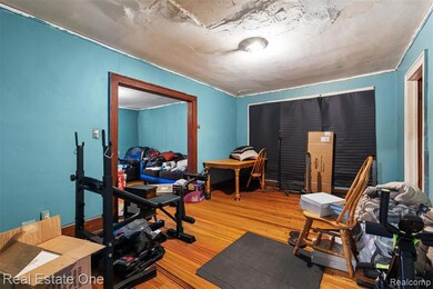 19151 Hoyt St, Detroit, MI 48205 - photo 5