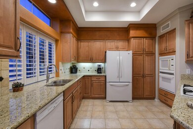 WONDERFUL NEW KITCHEN WITH GRANITE