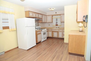 38 Chesterton Ave, Staten Island, NY 10306 - photo 3