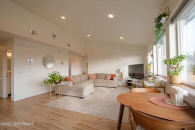490 Soundview Ave-17