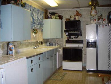 Happy kitchen, just as pretty on the inside as it 