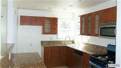 New Kitchen with Granite Counter Tops