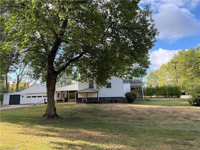 4026 Patterson Rd, Aliquippa, PA 15001 - photo 3