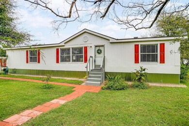 6004 Strawberry Ridge Ln, Joshua, TX 76058 - photo 4