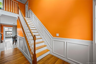 924 Otsego Ct, West Hempstead, NY 11552 - photo 5