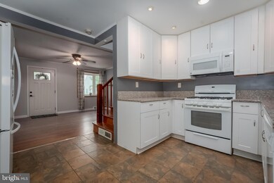 8225 Longpoint Rd, Dundalk, MD 21222 - photo 7