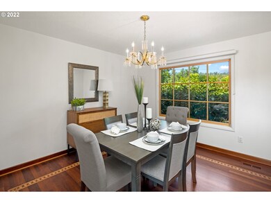 4552 Cedaroak Dr, West Linn, OR 97068 - photo 7