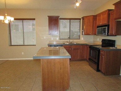 Kitchen & Dining (1024x768)