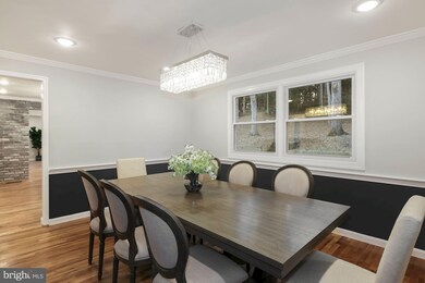 9136 Hollyoak Dr, Bethesda, MD 20817 - photo 7