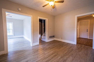 509 E 8th St, Concordia, KS 66901 - photo 4