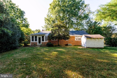 5216 Portsmouth Rd, Fairfax, VA 22032 - photo 3