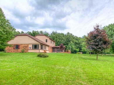 423 Bramble Ln, Brooklyn, WI 53521 - photo 7