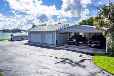 1009 Lake Dr E, Lake Placid, FL 33852 - photo 2