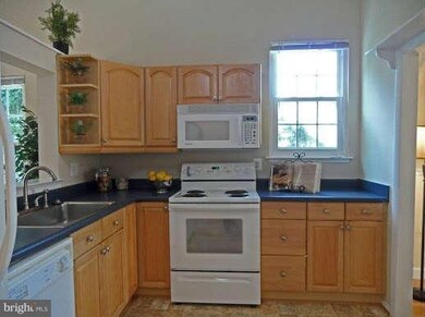 41 Neerwinder Ct, Germantown, MD 20874 - photo 7