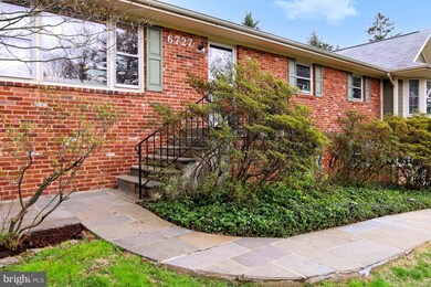 6727 Montour Dr, Falls Church, VA 22043 - photo 2