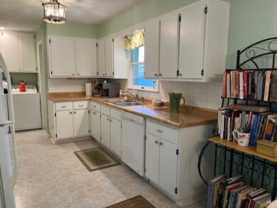 304 W Cedar Ave, Effingham, IL 62401 - photo 7