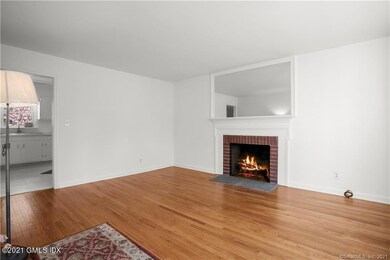 11 Dee Ln, Stamford, CT 06902 - photo 7
