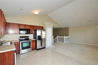 12235 Bubbling Brook Dr unit 100, Fishers, IN 46038 - photo 5