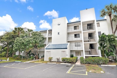 1605 S US Highway 1 unit E401, Jupiter, FL 33477 - photo 2