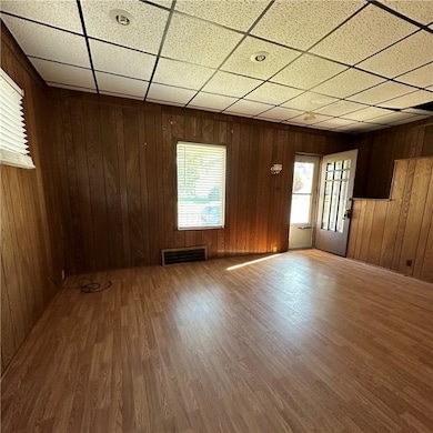 1130 Beechwood Ave, Farrell, PA 16121 - photo 2