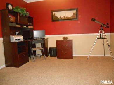 4334 Kelling St, Davenport, IA 52806 - photo 6