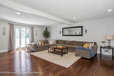 _RMJ2620 family room