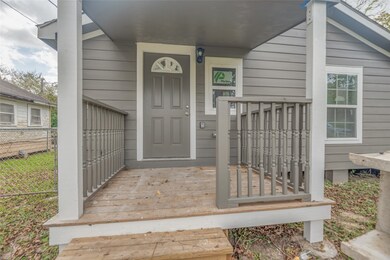 1104 4th St, Bay City, TX 77414 - photo 3