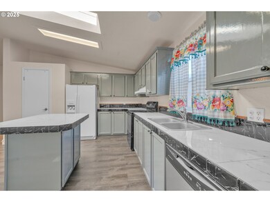 845 Fescue Ave unit 35, Woodburn, OR 97071 - photo 7