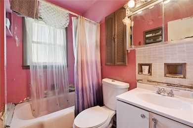 1121 15th Ave SW, Cedar Rapids, IA 52404 - photo 3