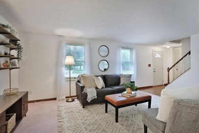 6398 Deer Ridge Ln, Columbus, OH 43229 - photo 5