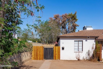 2742 E Willetta St unit B, Phoenix, AZ 85008 - photo 3