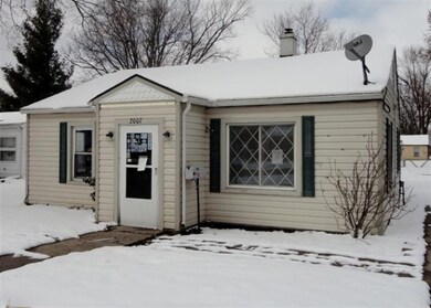 2007 Baldwin Dr, Niles, MI 49120 - photo 2