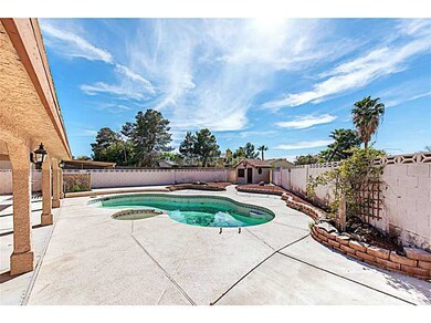 Swimming Pool/Hot Tub/Sauna.