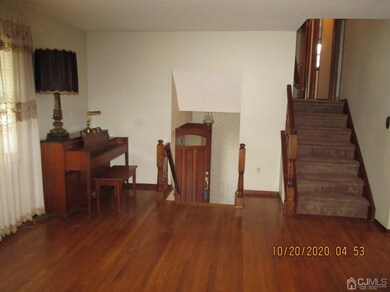 671 Franklin Dr, Perth Amboy, NJ 08861 - photo 3