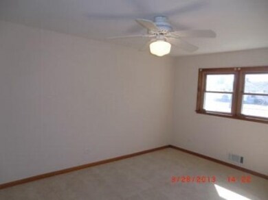 9015 Cottage Grove Place, Highland, IN 46322 - photo 7