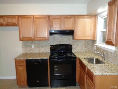 5671 Greens Dr, Allentown, PA 18106 - photo 7