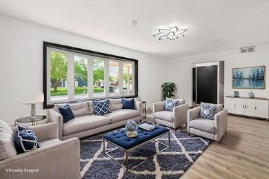 002_f_L-617-Codrington-Cir033 - Living R