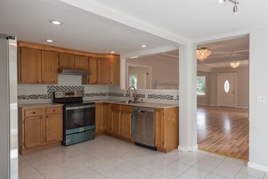 124 Myrtle St, Indian Orchard, MA 01151 - photo 5