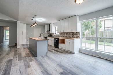 10122 Swirling Winds Dr, Houston, TX 77086 - photo 5