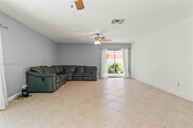 10615 SW 200th St unit 4-rent, Cutler Bay, FL 33157 - photo 5