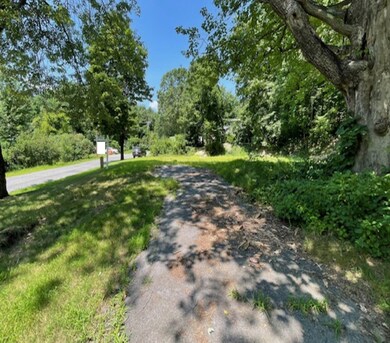 51 Rigby St, Clinton, MA 01510 - photo 5