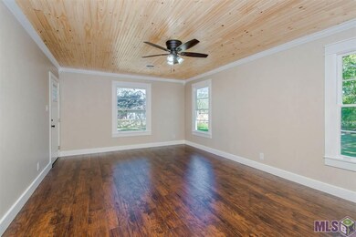 Looking at the living room from another angle.
