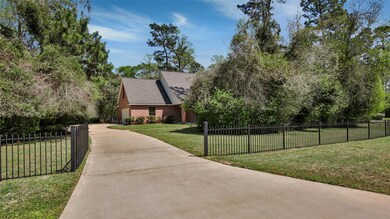 1054 Autumnwood Dr, Magnolia, TX 77354 - photo 2