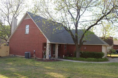 513 N Avenue B, Springtown, TX 76082 - photo 2