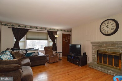 105 Hillside Dr, Ephrata, PA 17522 - photo 2