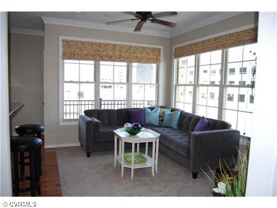 Den/Family/Great Room - Cozy family room right off